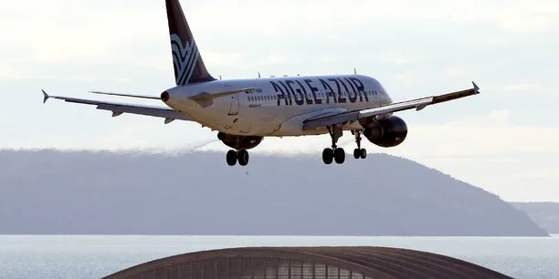 Aigle Azur : 200 passagers bloqués à l’aéroport d’Alger depuis mardi
