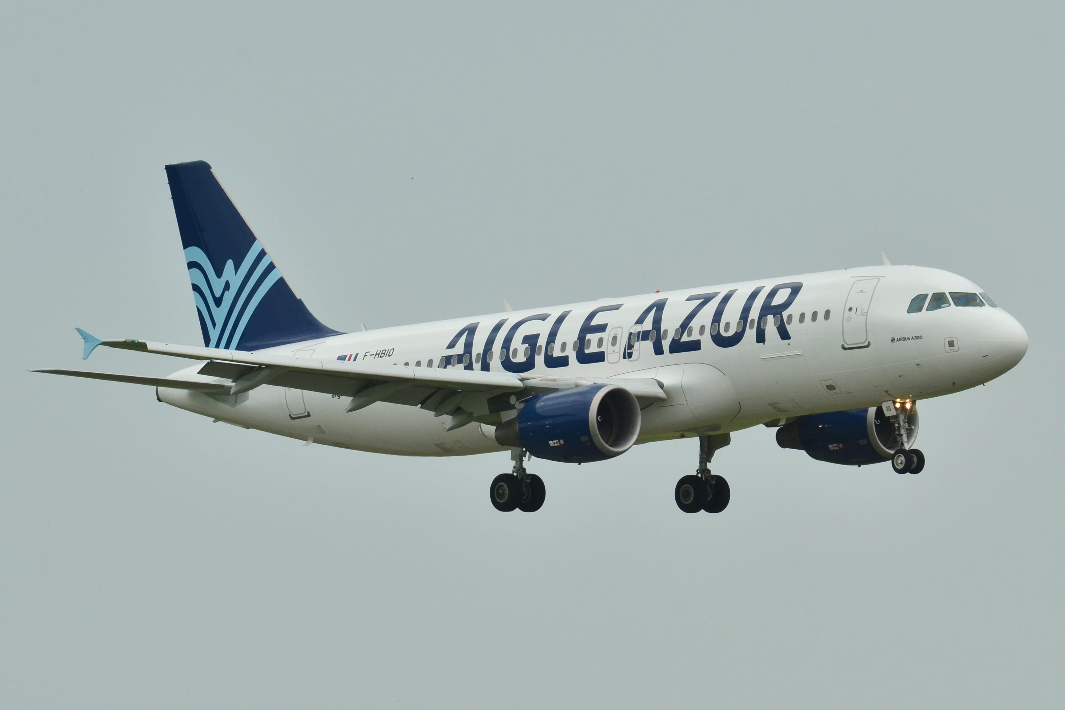 Aigle Azur suspend une partie de ses vols, 200 passagers bloqués en Algérie
