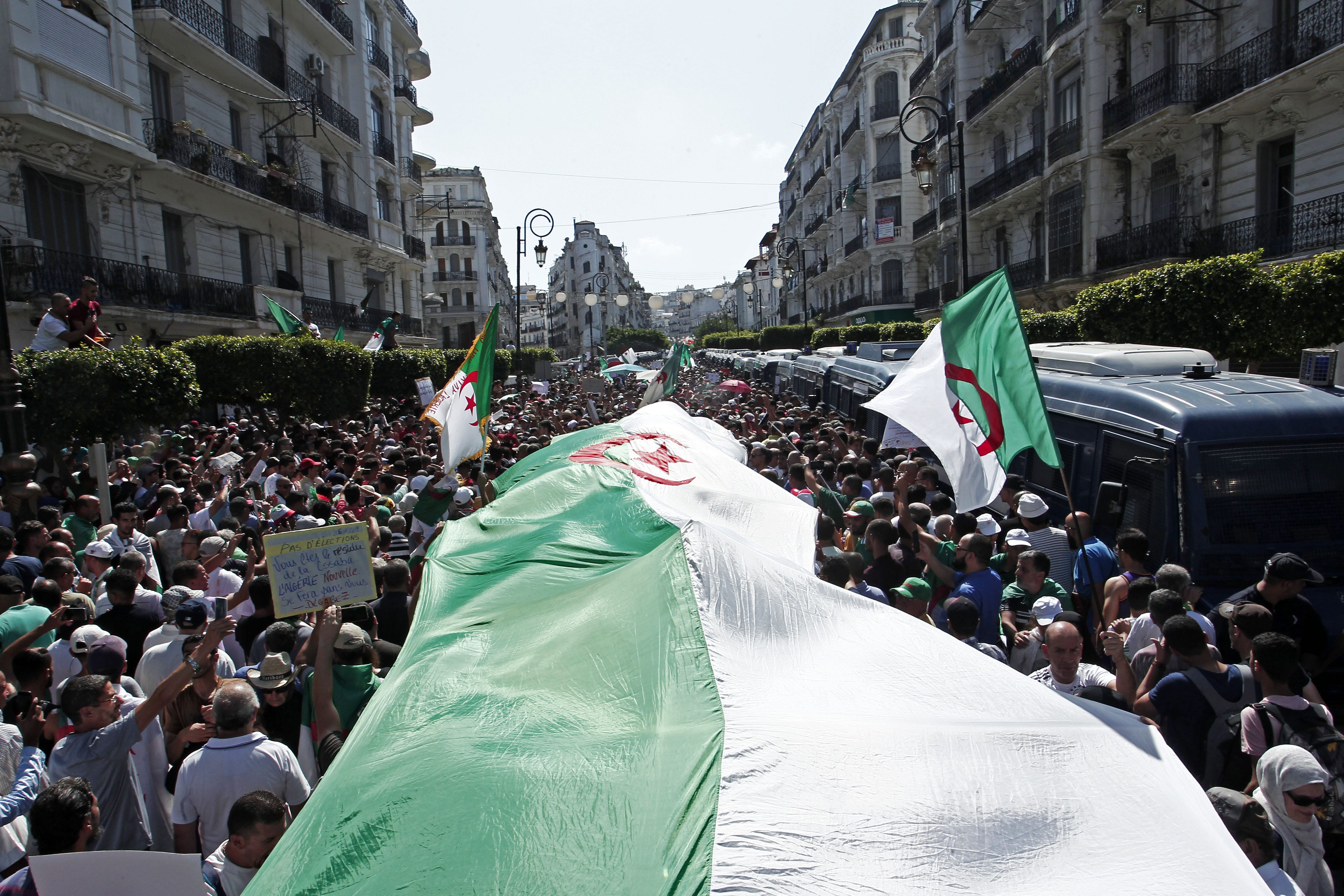 30e vendredi : une quinzaine de manifestants maintenus en garde à vue à Alger