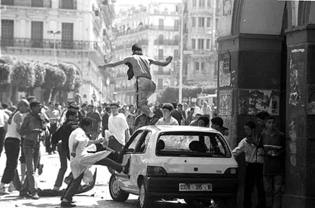 Les Algériens sont de nouveau dans la rue : les leçons d’octobre 88