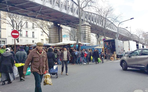 Plus de 800 000 immigrés algériens vivent en France