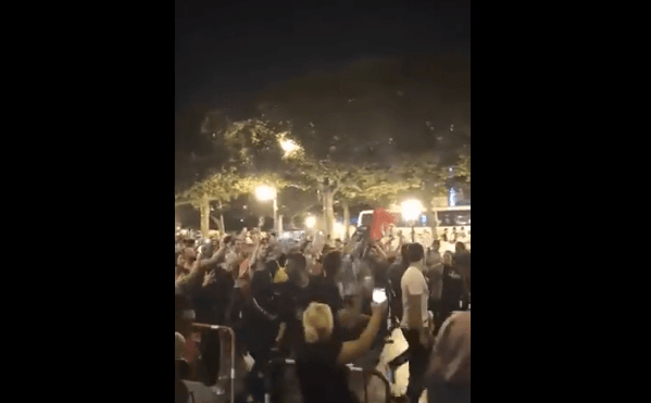 VIDÉO. Le Hirak algérien s’invite aux célébrations de l’élection du nouveau président tunisien
