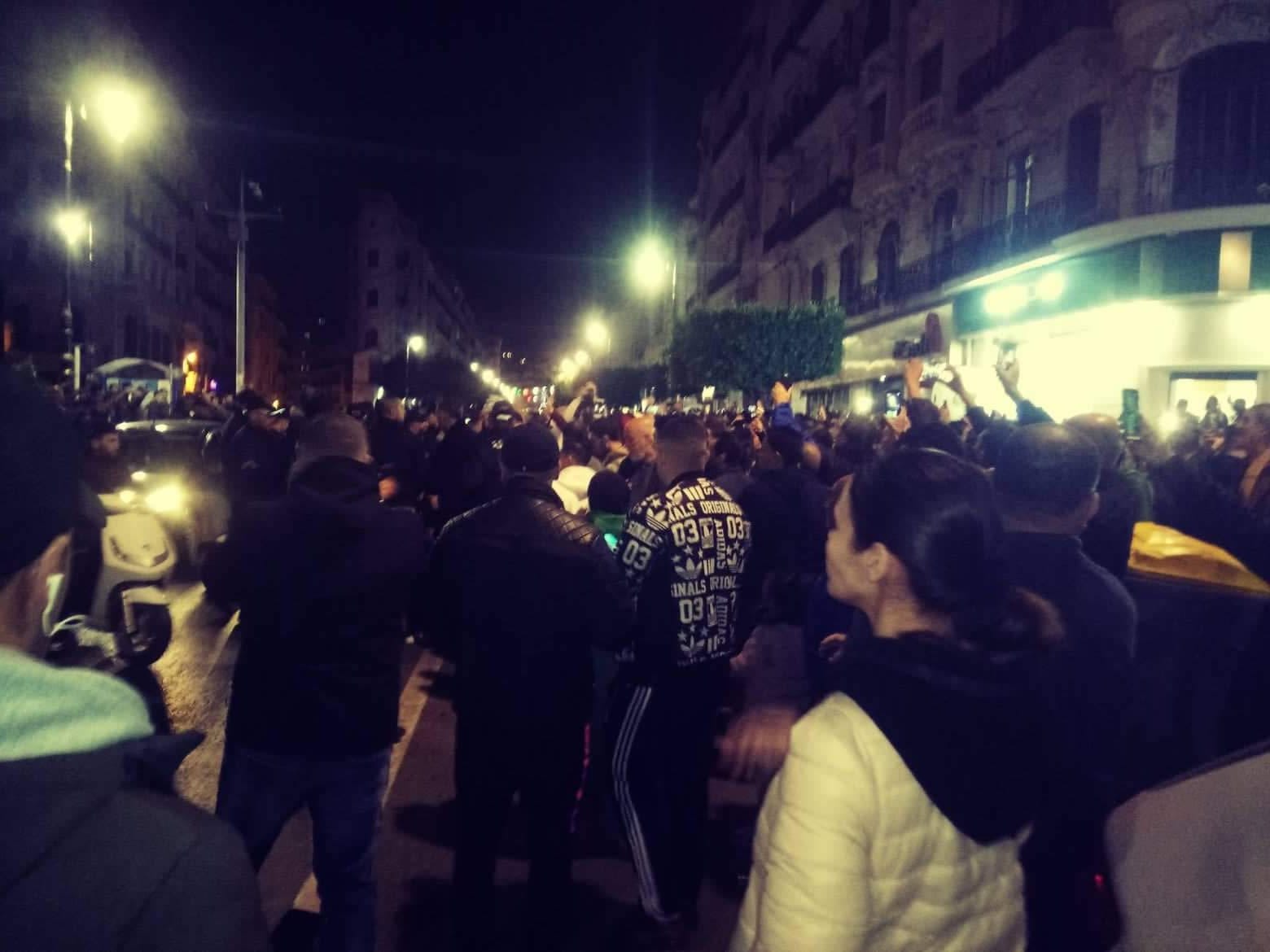 Nouvelles manifestations nocturnes contre la présidentielle