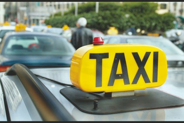 Les taxieurs déclarent la guerre aux VTC et aux licences des moudjahidine