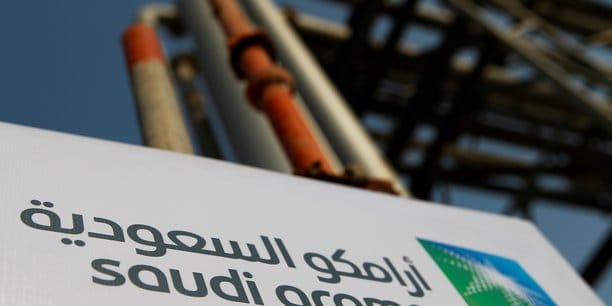 Le géant du pétrole saoudien Aramco vise une valorisation de 1.700 milliards de dollars pour son IPO