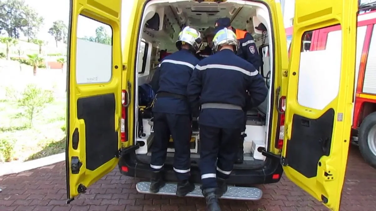 Vidéo. Bejaia : chute spectaculaire d’un minibus dans un ravin, deux morts
