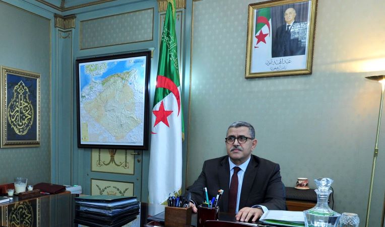 Impôts : Djerad veut que l’informel paie sa part