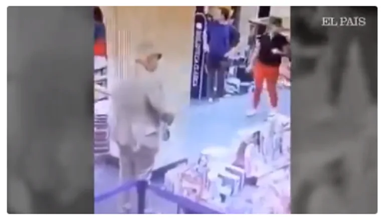 VIDÉO – Un ambassadeur pris en flagrant délit de vol dans une librairie