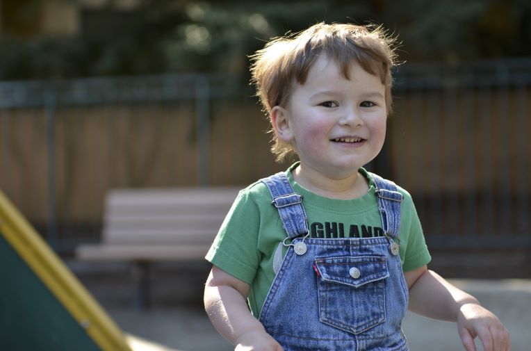 Enfants autistes maltraités à Constantine : trois personnes écrouées, neuf autres sous contrôle judiciaire