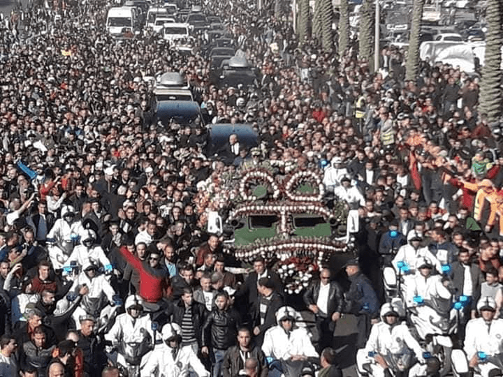 Obsèques de Gaïd Salah : Tebboune rend hommage à « la foule immense et mémorable »