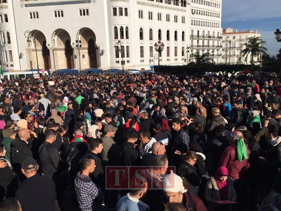 Poursuite de la manifestation contre la présidentielle à Alger (Actualisé)