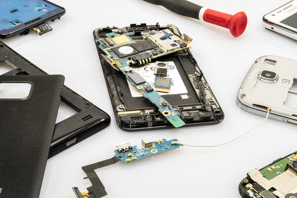 Comment le gouvernement a taillé en pièces l’activité naissante de montage de smartphones