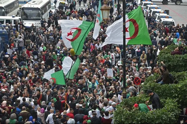 Vingt-trois détenus du Hirak en grève de la faim