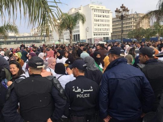 Éducation : imposante marche des enseignants du primaire à Alger