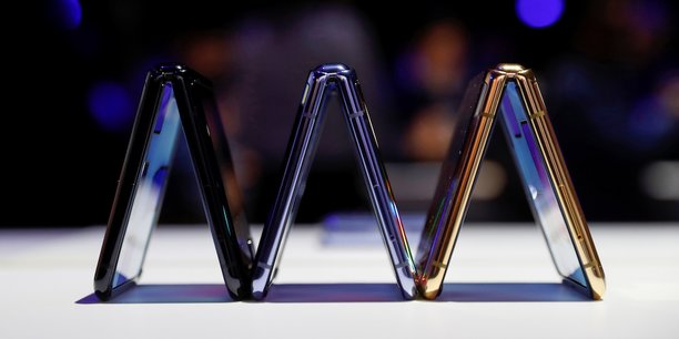 Smartphones : Samsung baisse les prix et monte en gamme