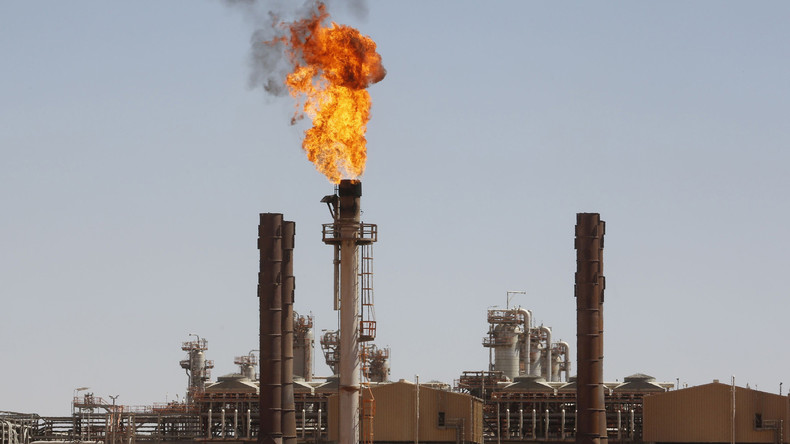 Chute des prix du pétrole : le gouvernement va-t-il rééditer l’erreur de 2014 ?