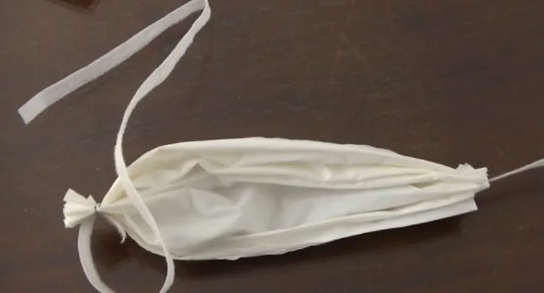 VIDÉO. Coronavirus : une méthode simple pour fabriquer un masque