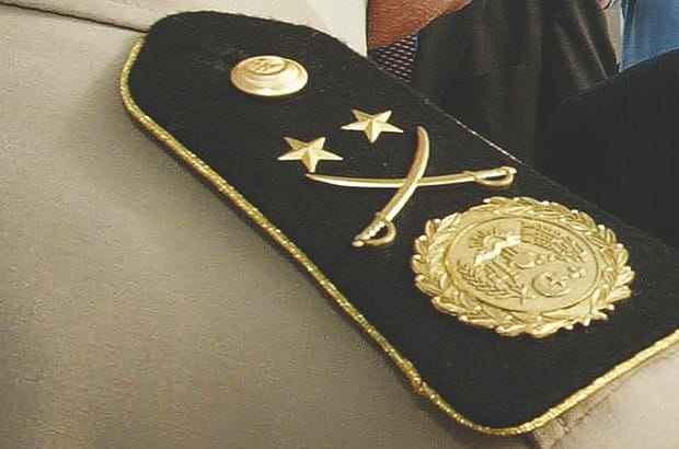 Le général-major Amar Athamnia nommé Commandant des forces terrestres
