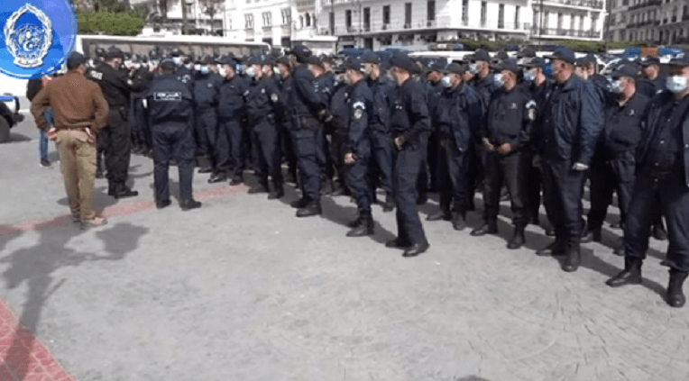 VIDÉO. Coronavirus : la police se déploie  à Alger