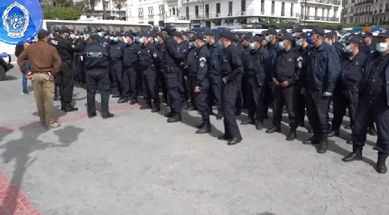 VIDÉO. Coronavirus : la police se déploie  à Alger
