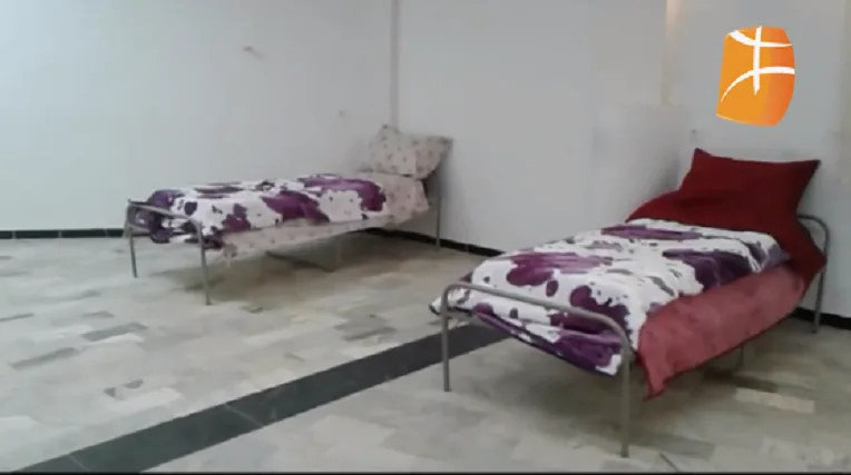 VIDÉO. Béjaïa : une salle de fêtes combat à sa manière le coronavirus au lieu de le propager