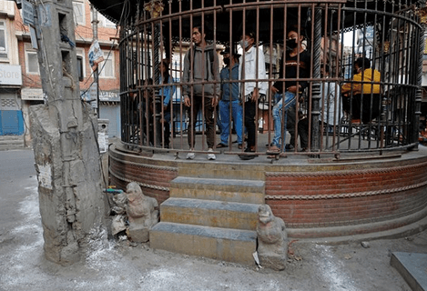 Tour du monde des mesures de confinement : des plus drôles aux plus cruelles