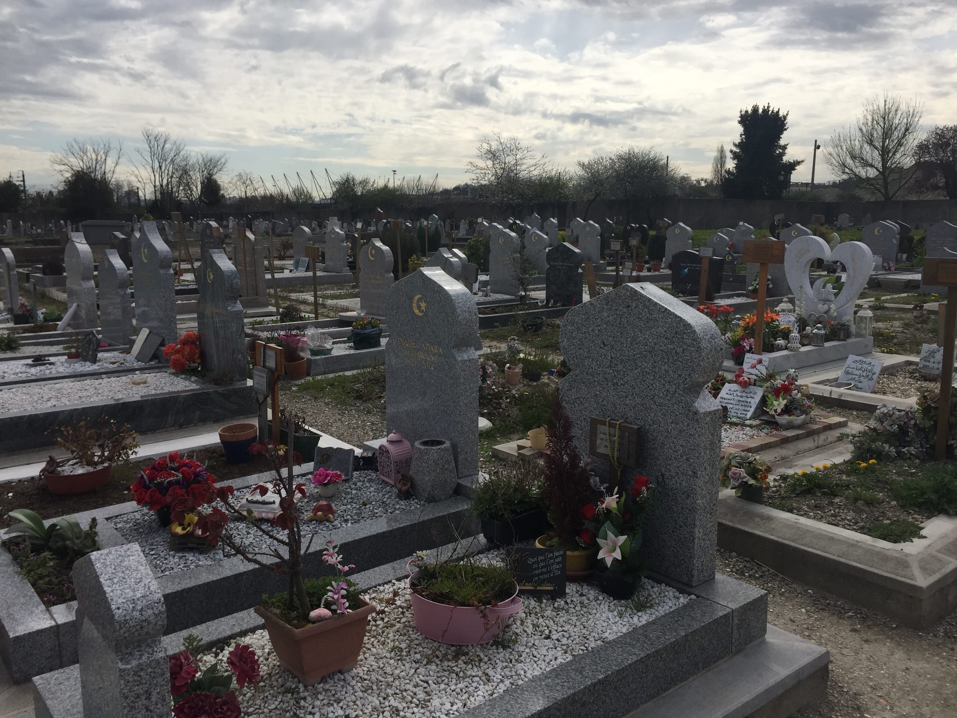 France : le carré musulman du cimetière de Mulhouse vandalisé