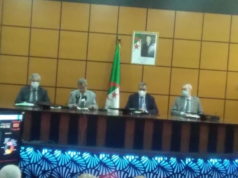 Coronavirus en Algérie : Djerad lance un appel pour réussir le « défi » du port du masque