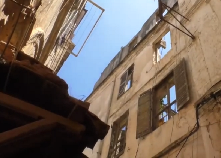 VIDÉO. Effondrement d’un bâtiment de cinq étages à la Casbah d’Alger