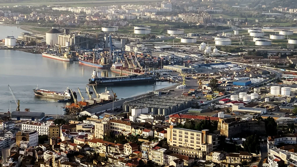 Les travailleurs en grève depuis une semaine : qui veut la tête du DG du port de Bejaïa ?