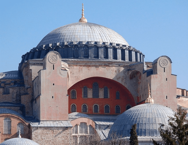 Turquie : Erdogan transforme l’ex-basilique de Sainte-Sophie en mosquée et provoque la polémique