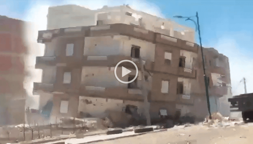 VIDÉO. Séisme de Mila : effondrement spectaculaire d’une maison de 5 étages