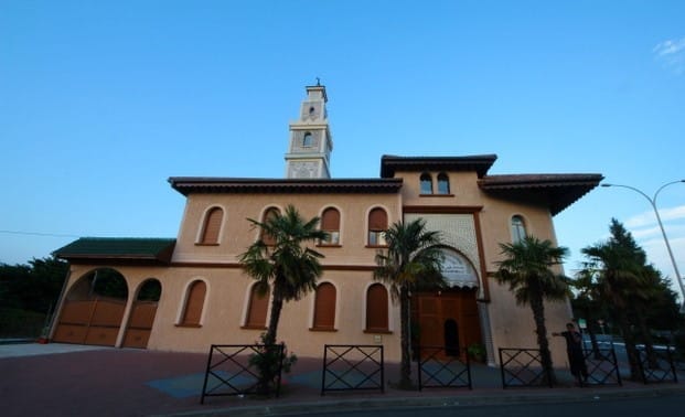 France : des tags sur une mosquée le jour du début du procès de l’attentat contre Charlie Hebdo