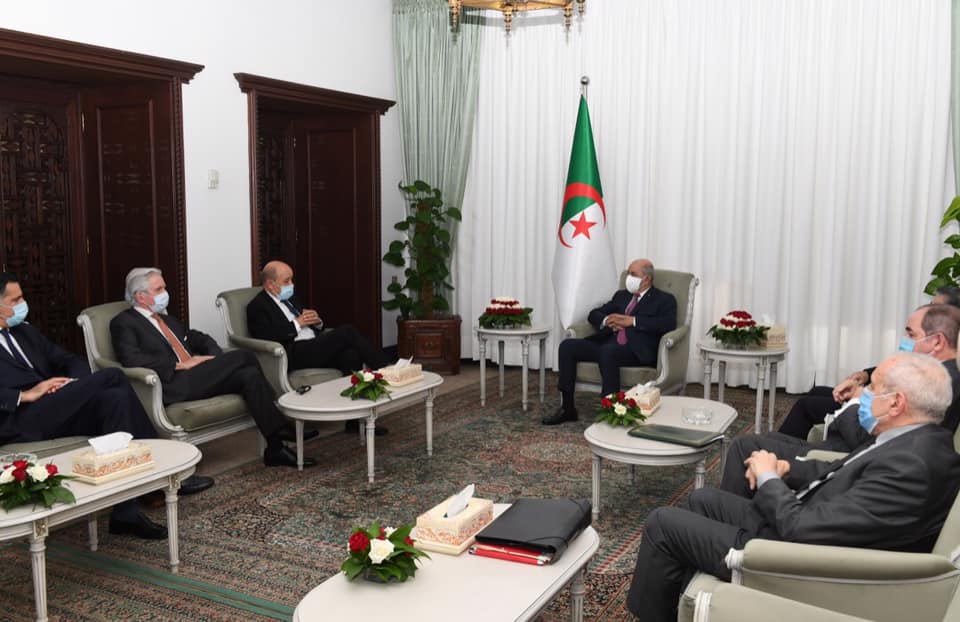 À Alger, Le Drian évoque avec Tebboune la révision constitutionnelle et la colonisation