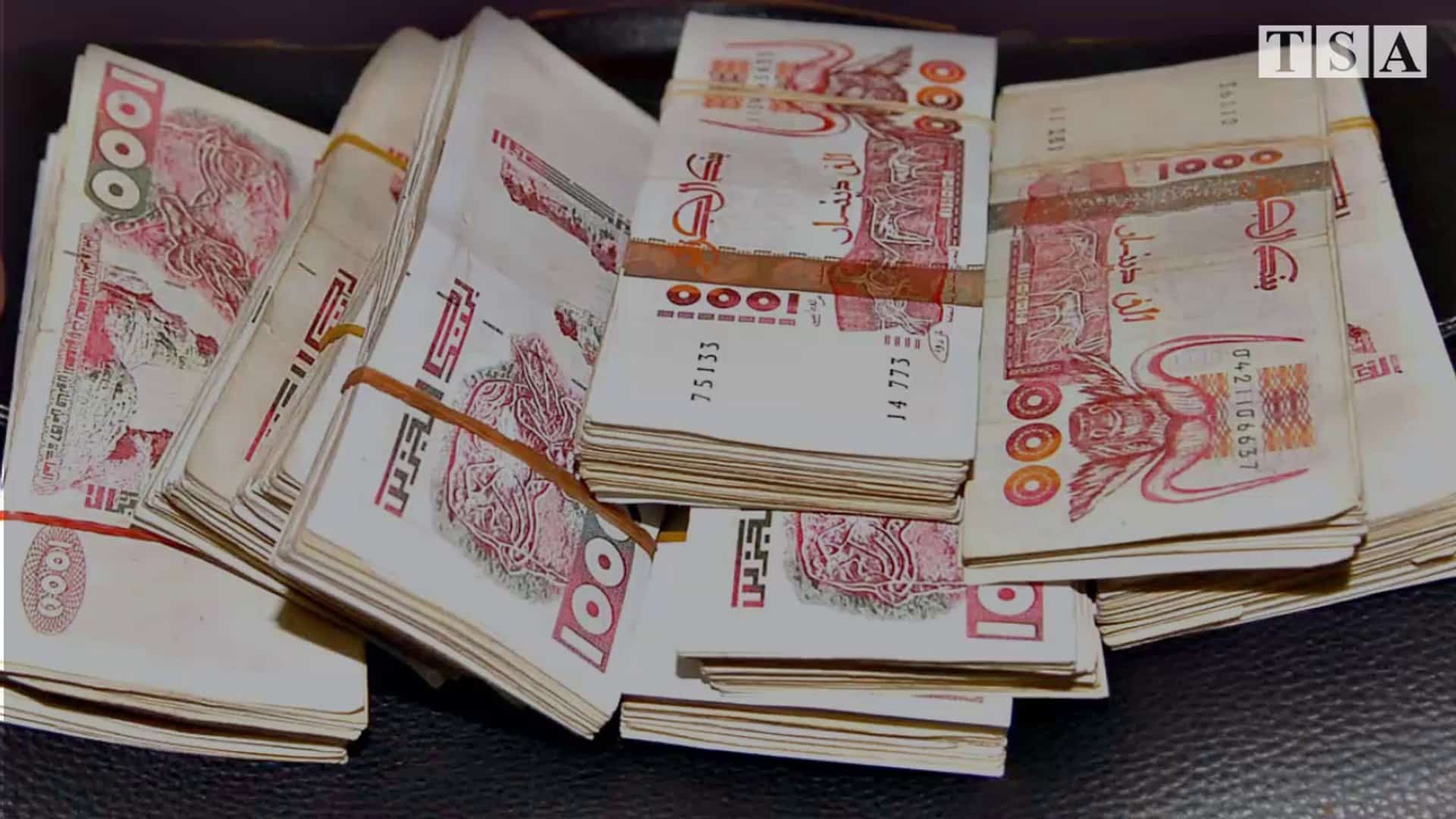 Dinar : nouveau record historique à la baisse face au dollar