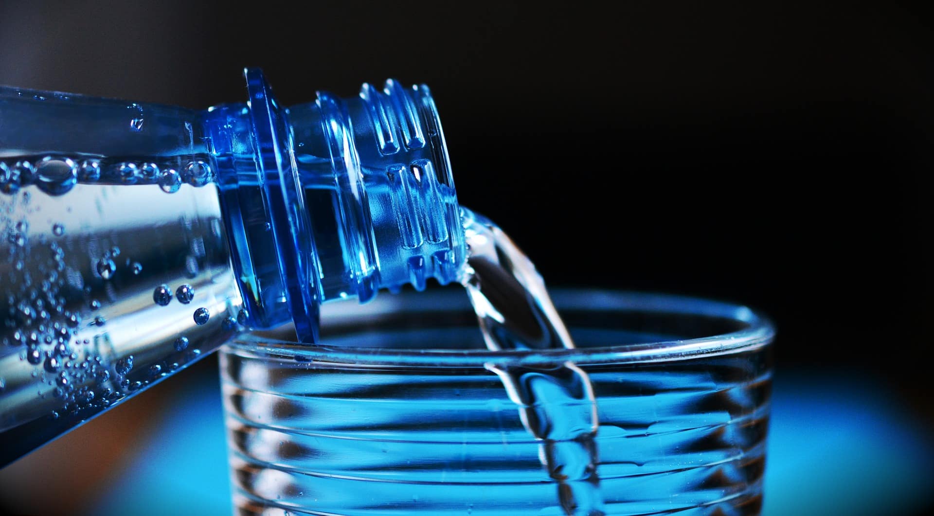 Pourquoi les prix de l’eau en bouteille ont augmenté en Algérie Pourquoi les prix de l’eau en bouteille ont augmenté en Algérie