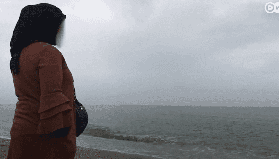 Le récit glaçant de Manel, victime d’un mari « barbare » – Vidéo