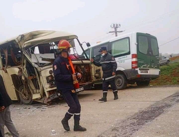 Médéa : 56 blessés dans la collision de deux bus scolaires