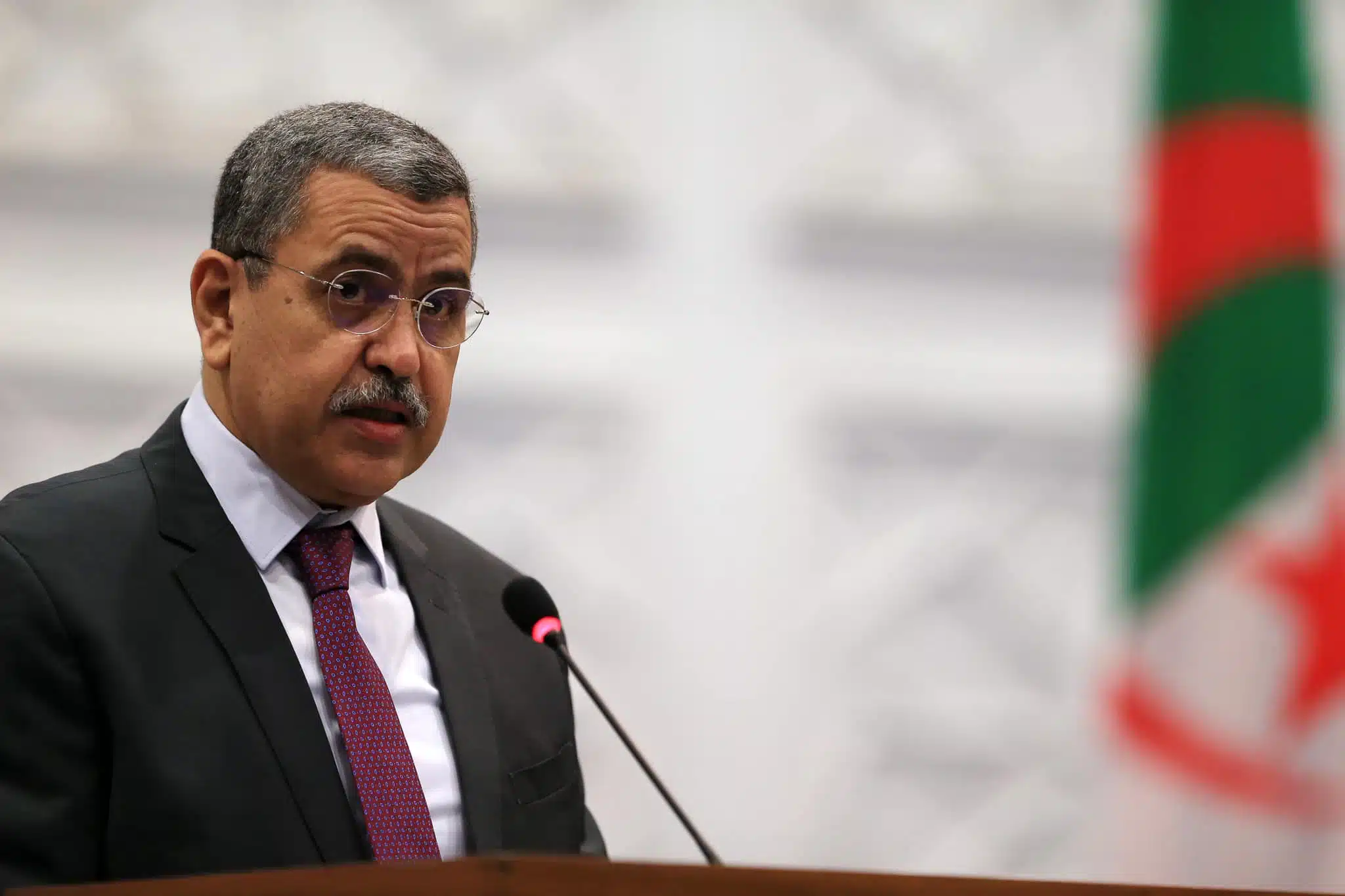 Affaire des enseignantes agressées à Biskra et BBM : Djerad exprime sa colère