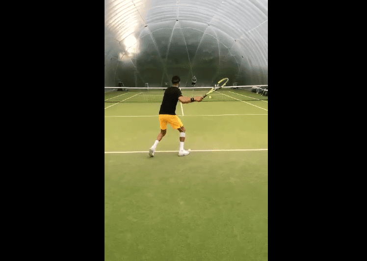 VIDÉO – Riyad Mahrez joue au tennis