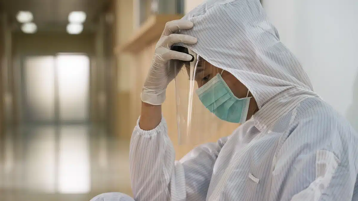 45 médecins décédés du covid en un mois : les raisons de l’hécatombe