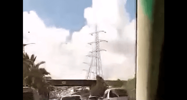 VIDÉO. Rocade d’Alger : chute spectaculaire d’un pylône électrique