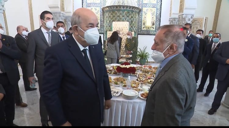 VIDEO. Tebboune échange avec des journalistes