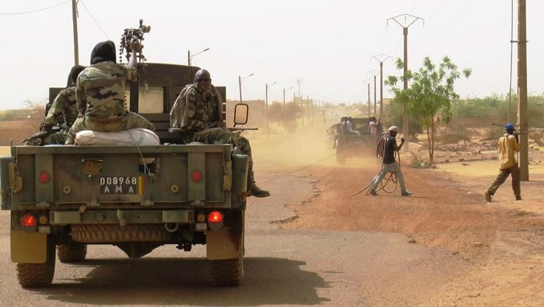 L’Algérie critique la présence militaire française au Mali
