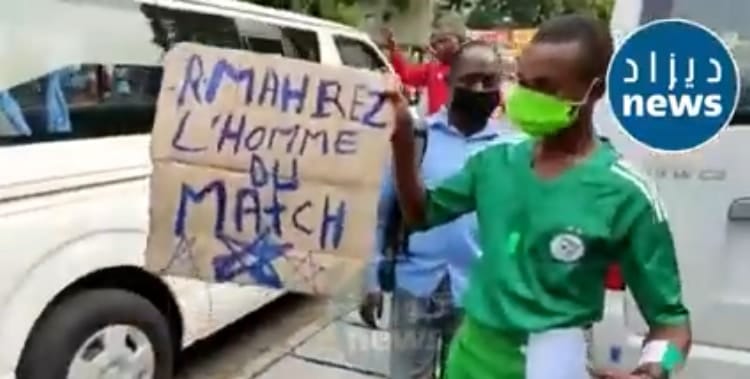 A Douala, Mahrez et ses camarades sont de véritables stars-Vidéos