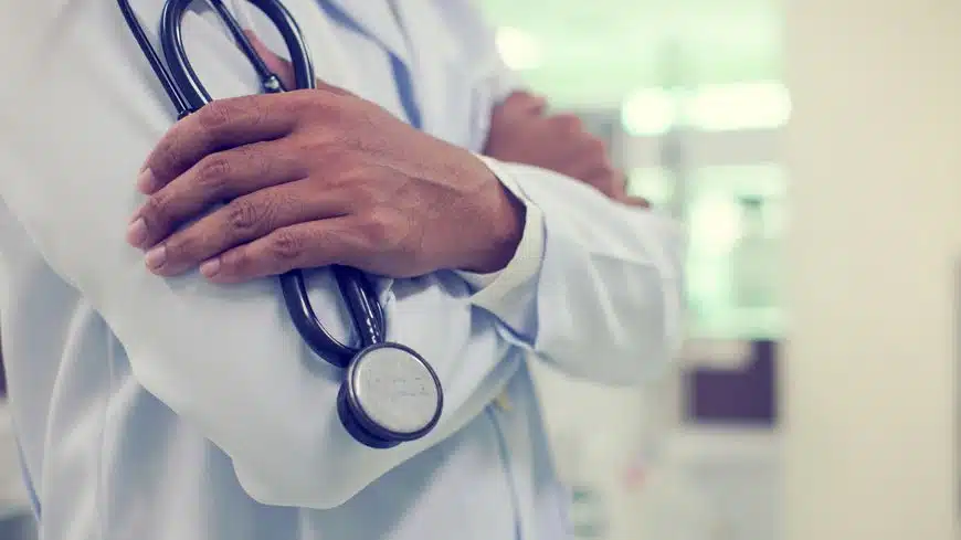 Exode des médecins algériens : le constat sombre des Profs en médecine