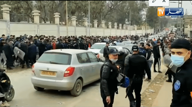 VIDÉO. Algérie-Cameroun : la foule revient à Blida