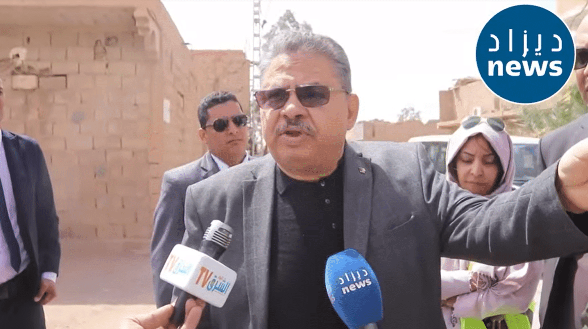 Ramassage d’ordures : le wali de Bechar pique une colère – Vidéo