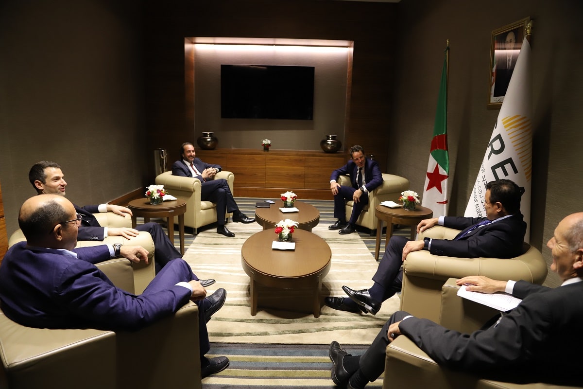 Algérie-France : Kamel Moula rencontre le président du Medef à Alger