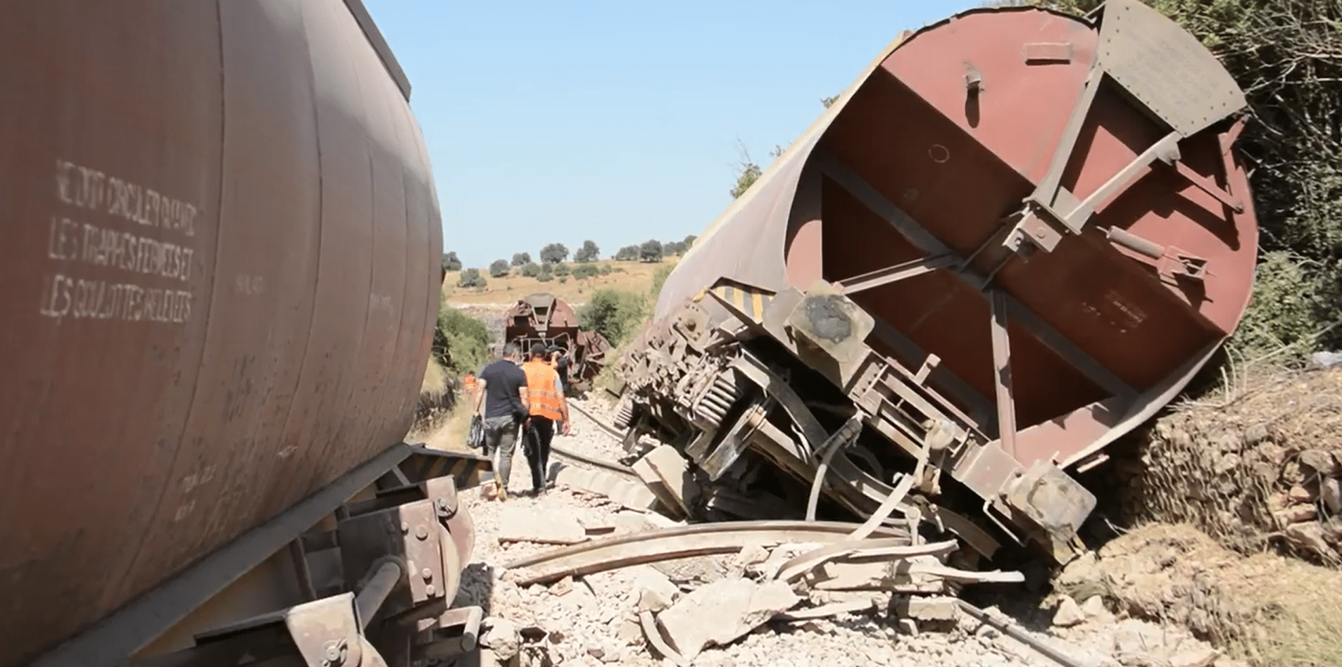 VIDÉO. Déraillement d’un train à Lakhdaria : la voie ferrée réparée
